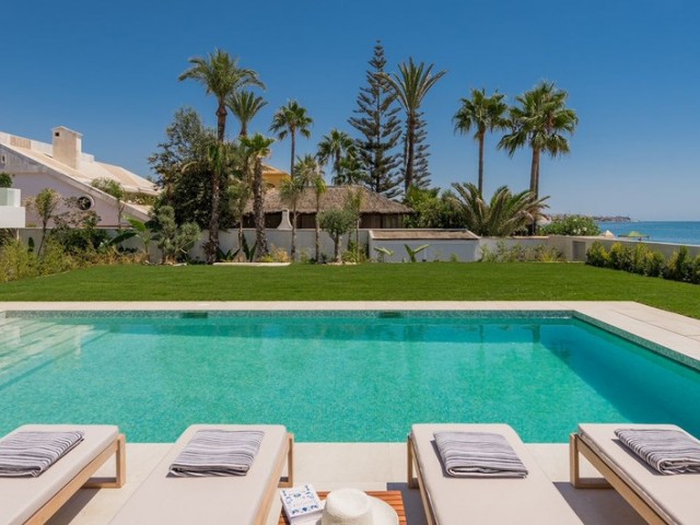 Villa con 5 Dormitorios  en La Cala de Mijas