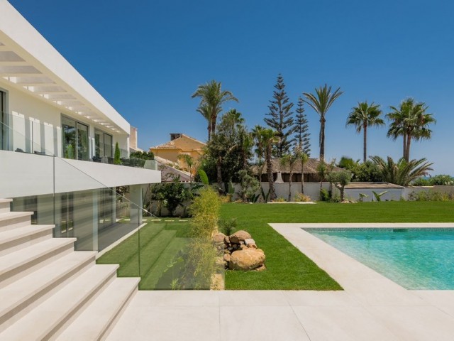 Villa con 5 Dormitorios  en La Cala de Mijas