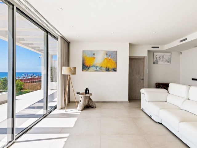 Villa con 5 Dormitorios  en La Cala de Mijas