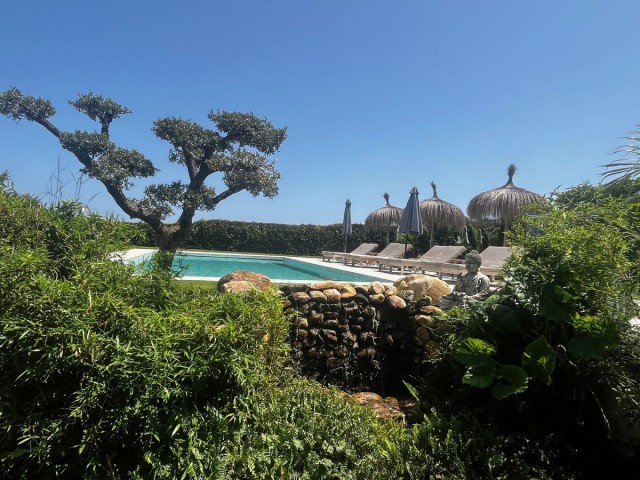 Villa con 5 Dormitorios  en La Cala de Mijas