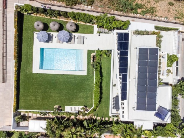 Villa con 5 Dormitorios  en La Cala de Mijas
