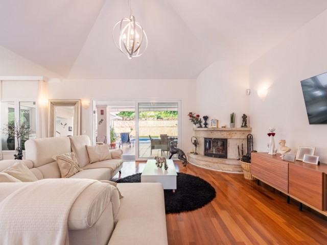 6 Bedrooms Villa in Sierrezuela