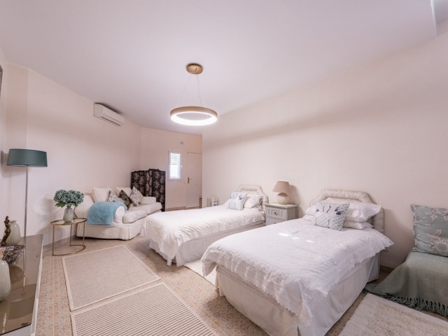 6 Bedrooms Villa in Sierrezuela