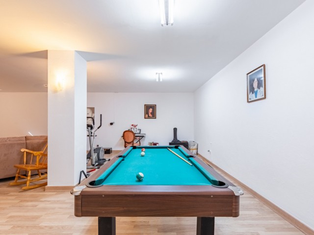 6 Bedrooms Villa in Sierrezuela