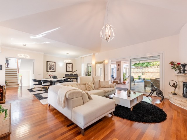 6 Schlafzimmer Villa in Sierrezuela