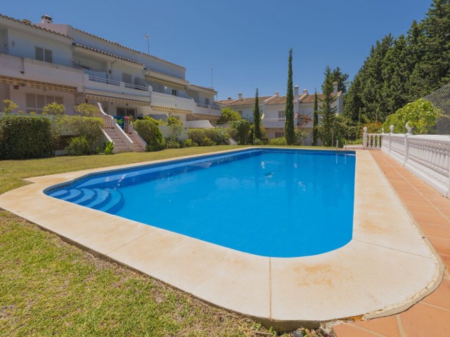 4 Schlafzimmer Villa in Artola