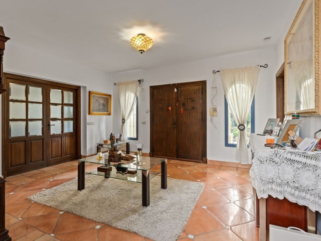 4 Sovrums Villa i Estepona
