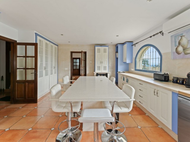 4 Sovrums Villa i Estepona