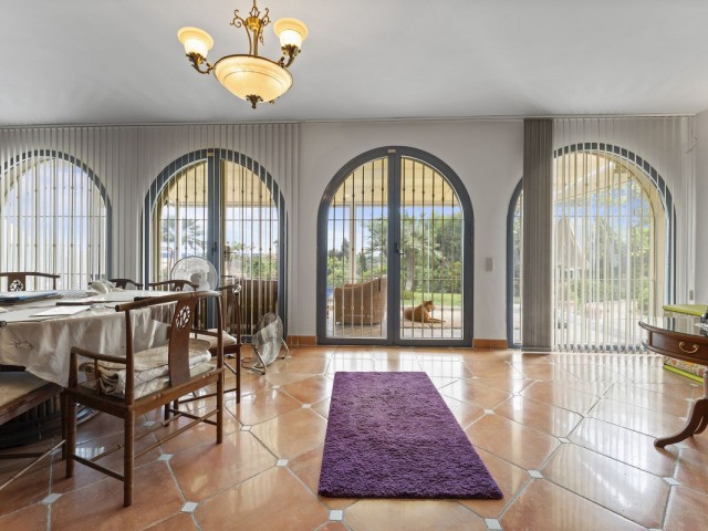 4 Sovrums Villa i Estepona