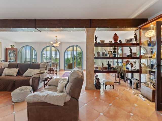 4 Sovrums Villa i Estepona