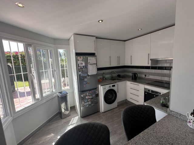 Radhus, Cabopino, R5111422