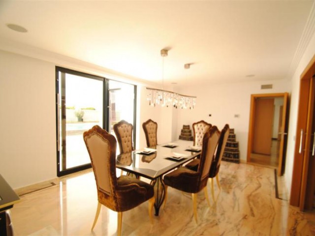 8 Slaapkamer Villa in Cabopino