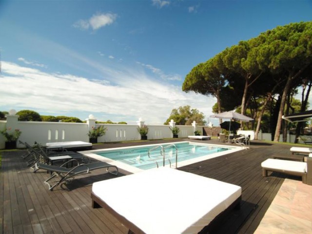 Villa avec 8 Chambres  à Cabopino