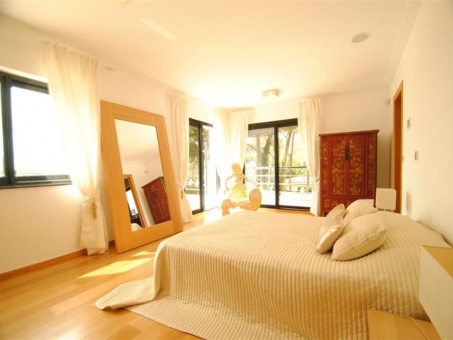 Villa avec 8 Chambres  à Cabopino