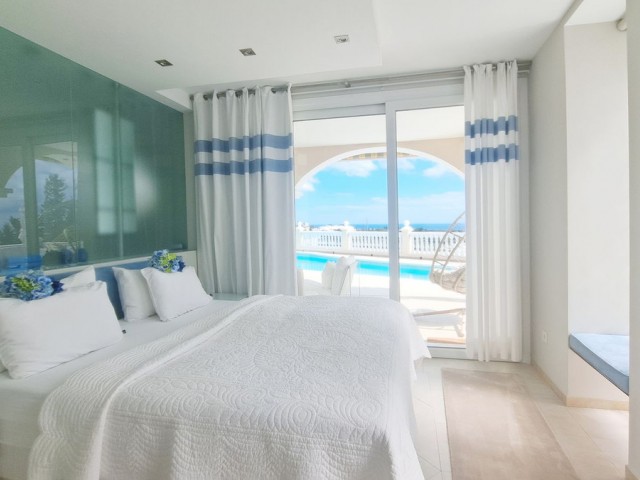 6 Sovrums Villa i La Quinta