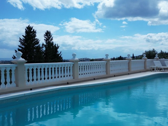 6 Sovrums Villa i La Quinta