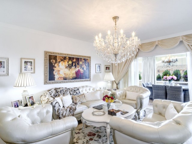 Appartement avec 3 Chambres  à Bahía de Marbella