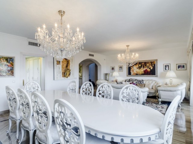 Appartement avec 3 Chambres  à Bahía de Marbella