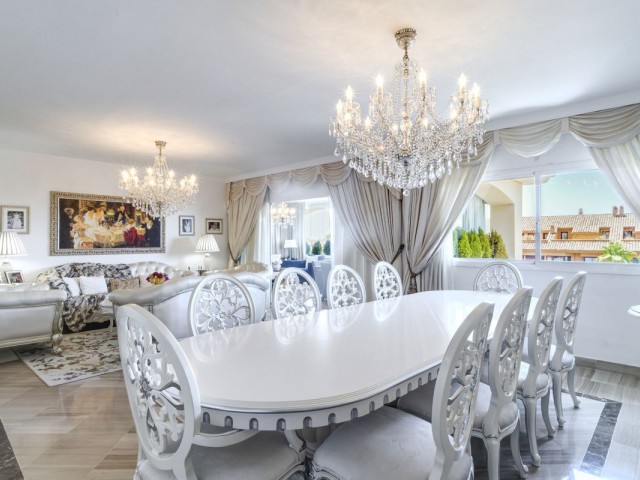 Appartement avec 3 Chambres  à Bahía de Marbella
