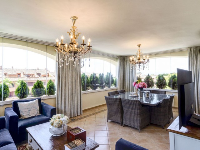 3 Schlafzimmer Apartment in Bahía de Marbella