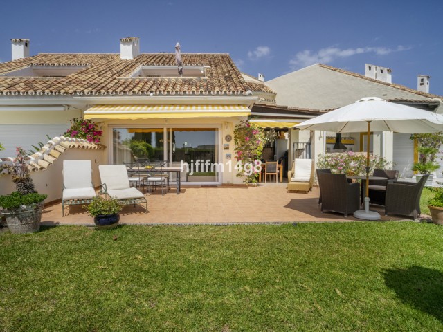 3 Schlafzimmer Reihenhaus in Nueva Andalucía