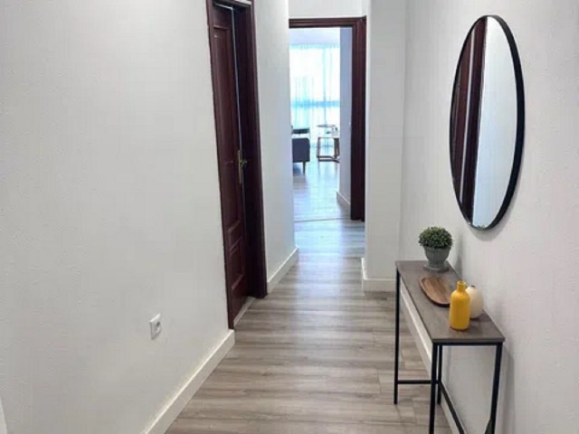 Apartamento con 2 Dormitorios  en Málaga Centro