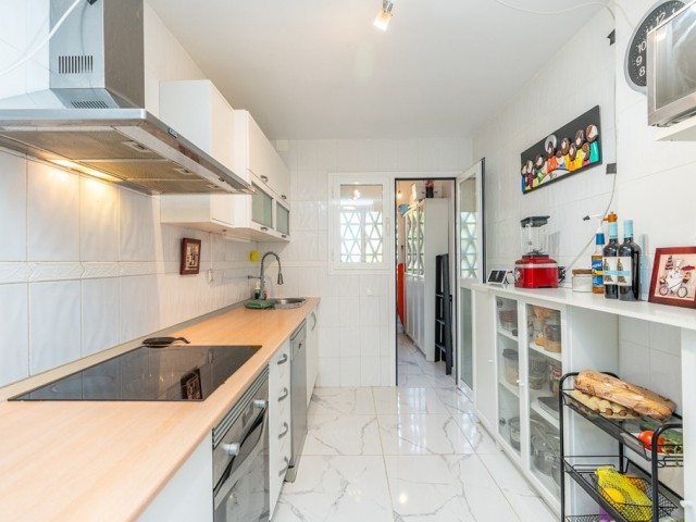 Apartamento con 3 Dormitorios  en Marbella