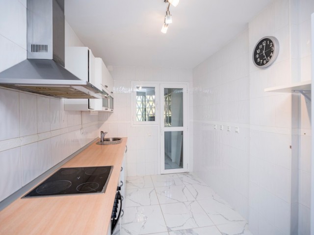 Apartamento con 3 Dormitorios  en Marbella