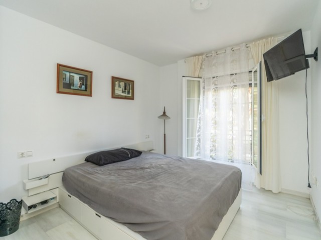 Apartamento con 3 Dormitorios  en Marbella