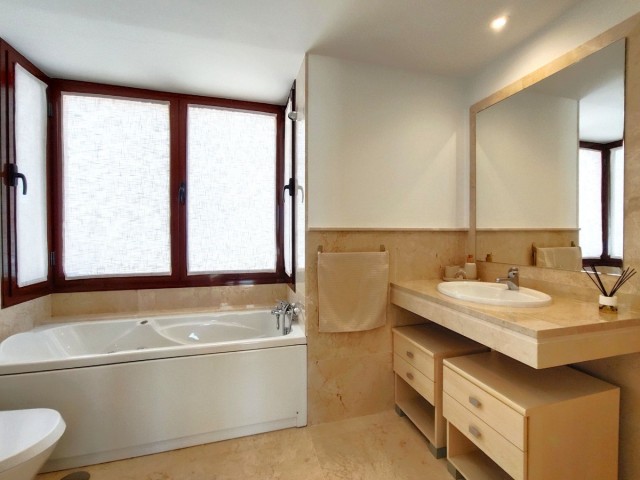 Villa avec 4 Chambres  à Casares