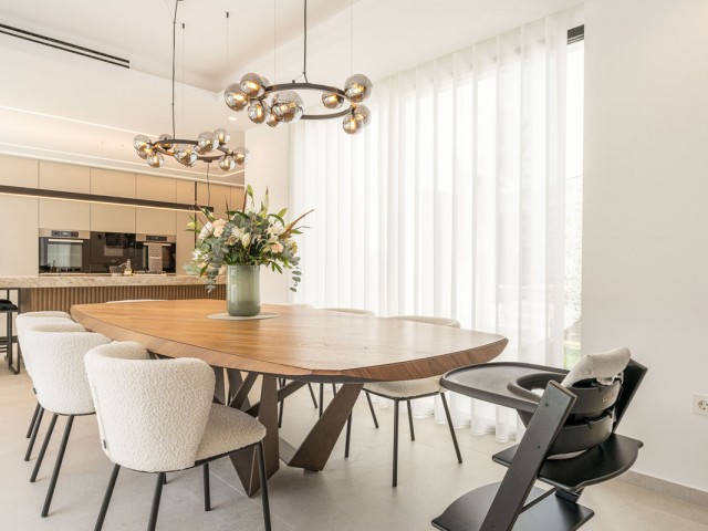 4 Schlafzimmer Villa in Nueva Andalucía
