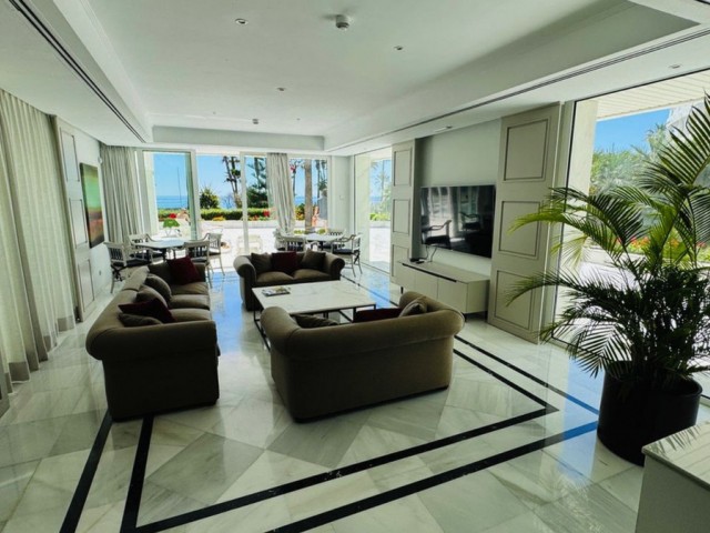 Apartamento con 5 Dormitorios  en Marbella