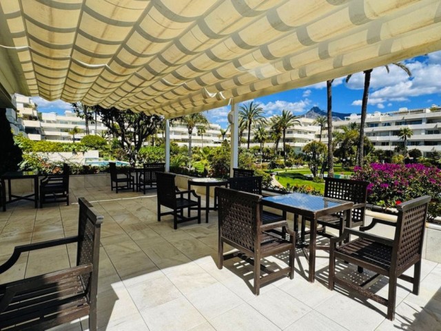 Apartamento con 5 Dormitorios  en Marbella