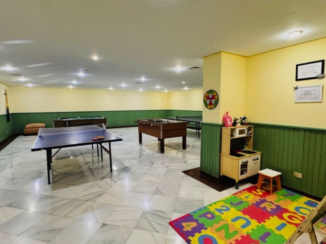 Apartamento con 5 Dormitorios  en Marbella