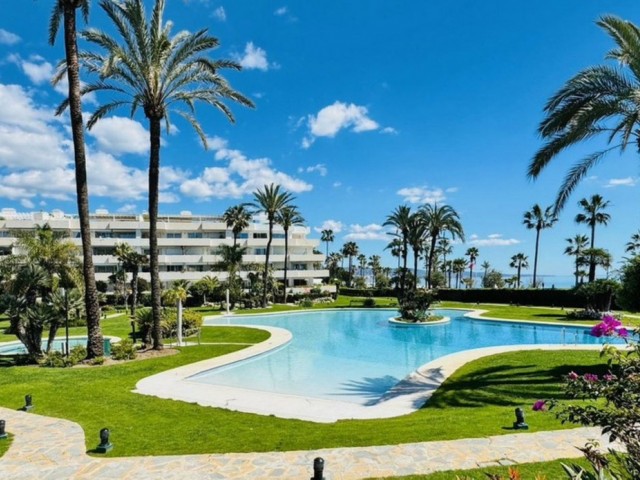 Apartamento con 5 Dormitorios  en Marbella