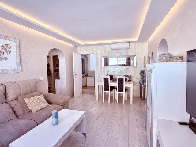 Apartamento con 3 Dormitorios  en La Cala de Mijas