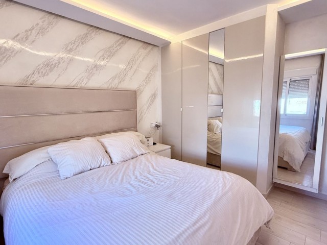 Apartamento con 3 Dormitorios  en La Cala de Mijas