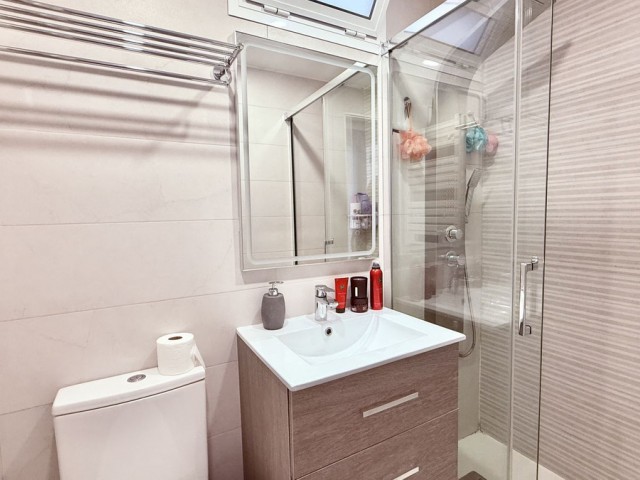 Apartamento con 3 Dormitorios  en La Cala de Mijas