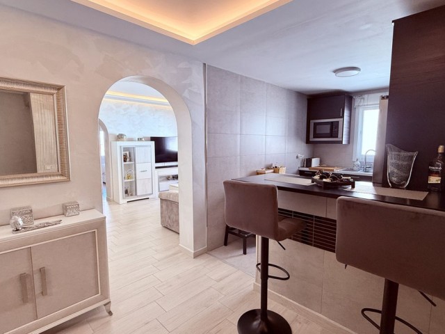 Apartamento con 3 Dormitorios  en La Cala de Mijas