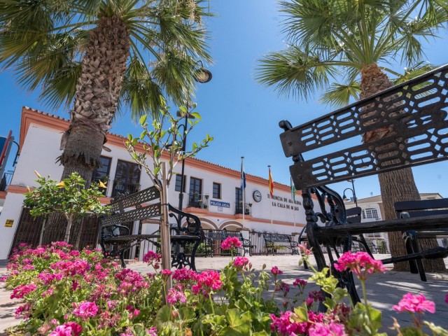 Apartamento con 3 Dormitorios  en La Cala de Mijas