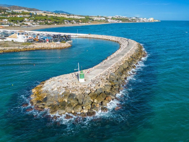 Apartamento con 3 Dormitorios  en La Cala de Mijas