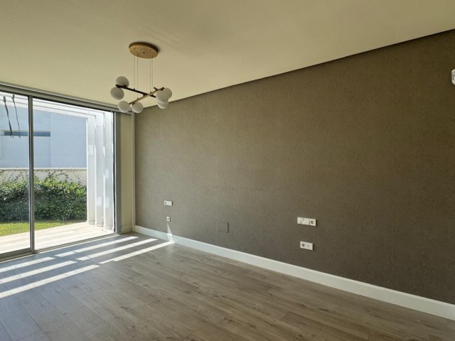 4 Bedrooms Townhouse in Sotogrande