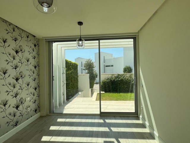 4 Bedrooms Townhouse in Sotogrande