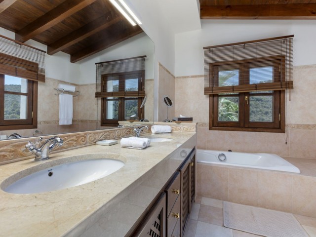 4 Sovrums Villa i Benahavís