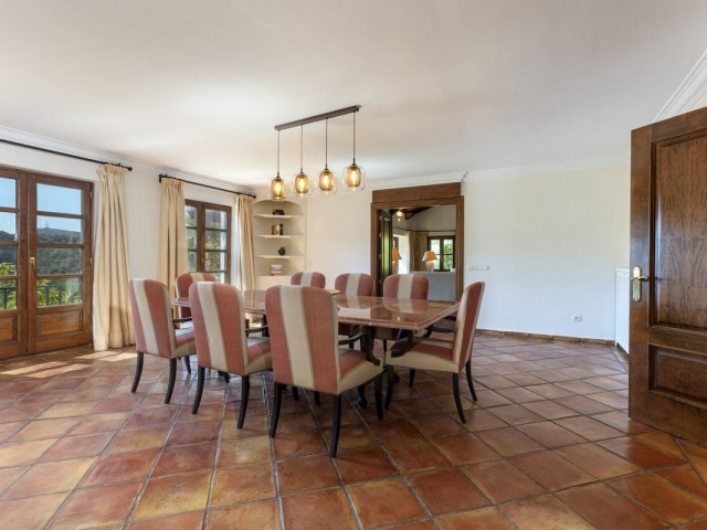 4 Sovrums Villa i Benahavís