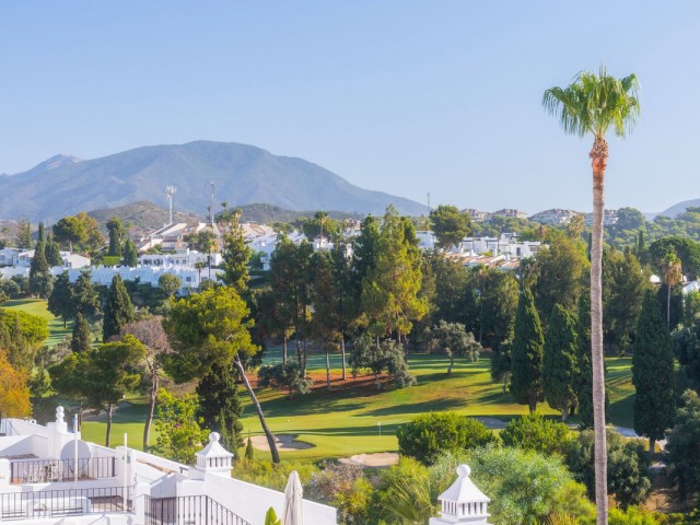 2 Soveroms Rekkehus i Nueva Andalucía