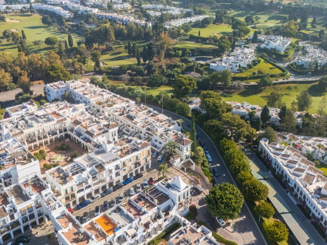 2 Soveroms Rekkehus i Nueva Andalucía