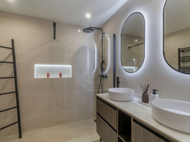 2 Slaapkamer Rijtjeshuis in Nueva Andalucía