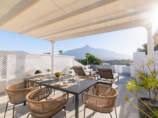 2 Slaapkamer Rijtjeshuis in Nueva Andalucía