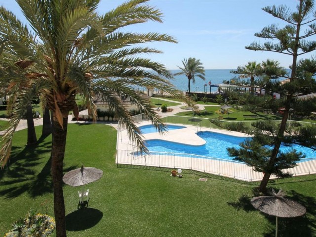 Apartamento con 2 Dormitorios  en La Cala de Mijas